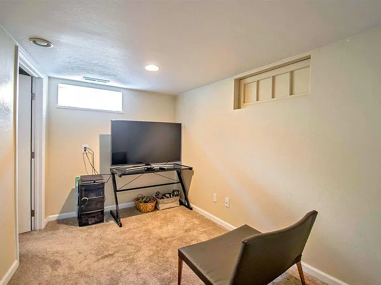 1444 Grand Ave — Photo 8
