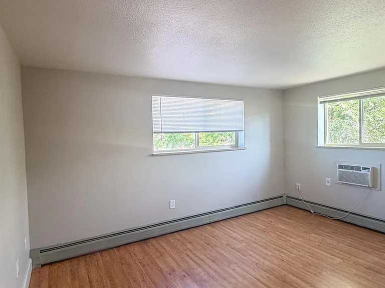 Jamaica Apartments — Photo 15