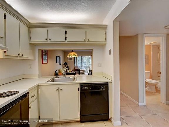 5th image of 10402 Sunrise Lakes Blvd APT 306