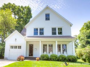 16 Ridgewood Rd, Norwalk, CT 06853