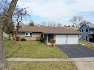 76 Grange Rd, Elk Grove Village, IL 60007