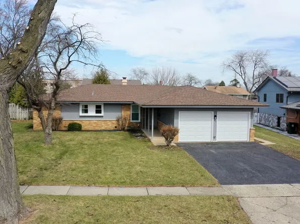 76 Grange Rd, Elk Grove Village, IL 60007