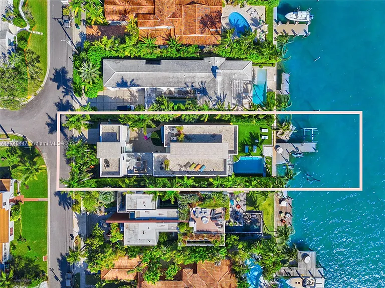 227 E Dilido Dr — Photo 86