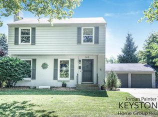 160 S Parklane Dr NE, Grand Rapids, MI 49505