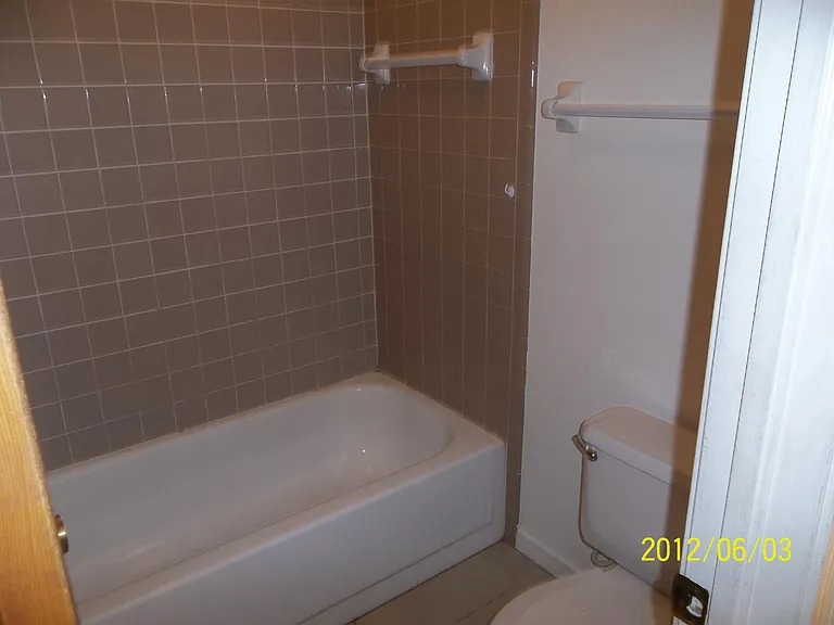 100 Creekwood Cir — Photo 29