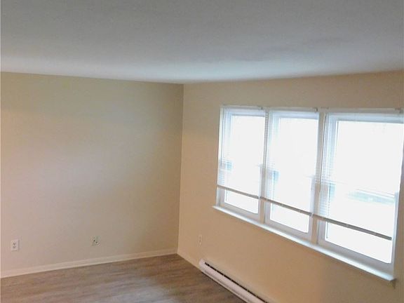 3rd image of 3840 Hensill Ct