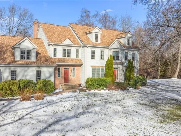 55 Nourse St, Westborough, MA 01581