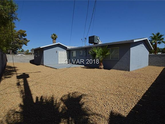 3rd image of 4031 Espanita Ave