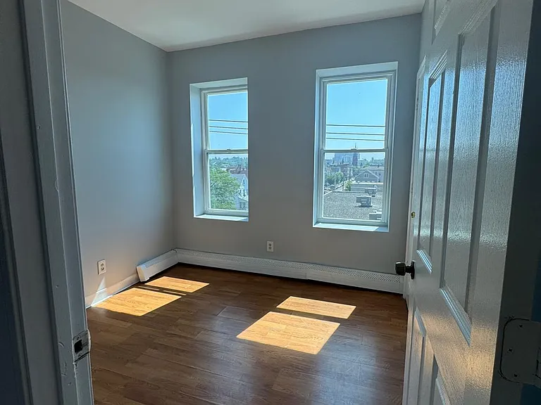 1057 E Main St #11 — Photo 2