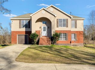 5860 Pineleaf Dr, Millbrook, AL 36054