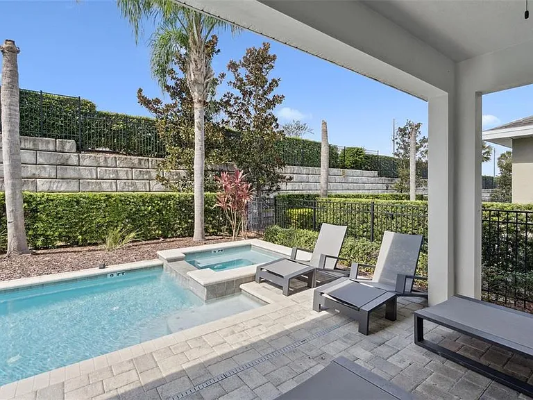 310 Pendant Ct — Photo 23