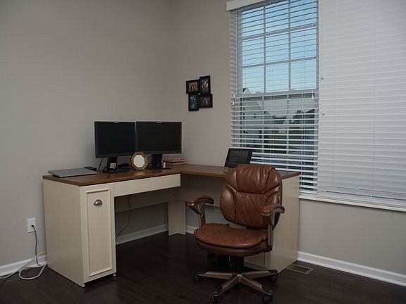 5th image of 9364 Wintersweet Ct