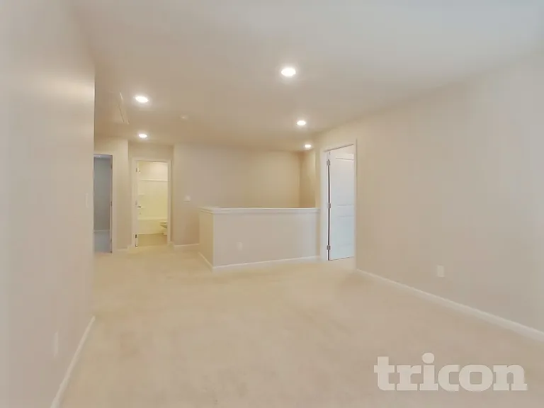 83 Leyland Ct — Photo 16