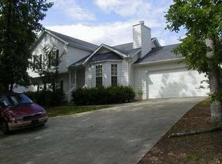 411 Arrowhatchee Dr, Winder, GA 30680