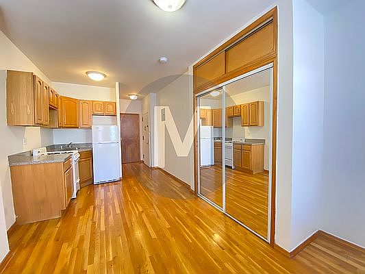 4th image of 1142 1st Ave APT 14
