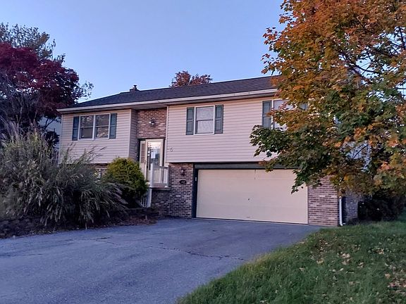 3rd image of 102 E Manor Dr