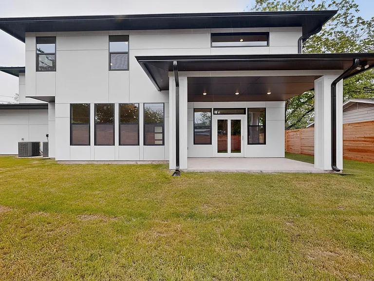 5018 Highland Ct — Photo 25