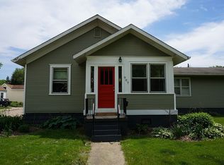 907 E Illinois St, Urbana, IL