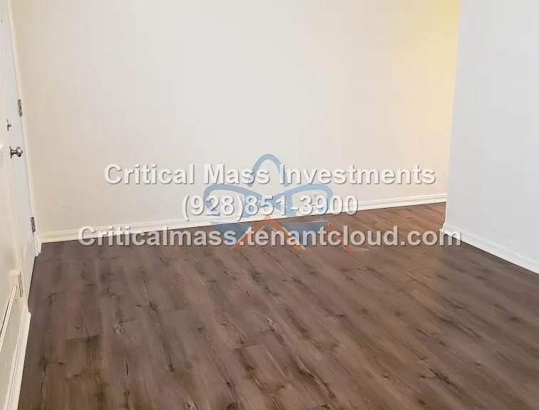 405 W Oak St #G — Photo 11