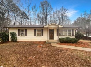520 W McElhaney Rd, Taylors, SC 29687