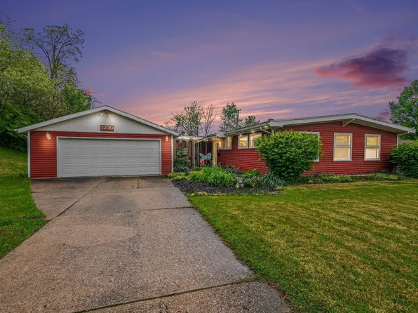 1730 Ridgedale Rd, South Bend, IN 46614