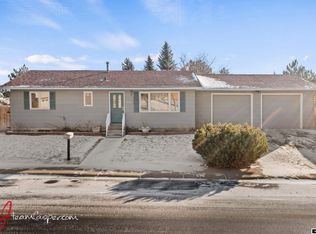 3021 Ridgecrest Dr, Casper, WY 82604