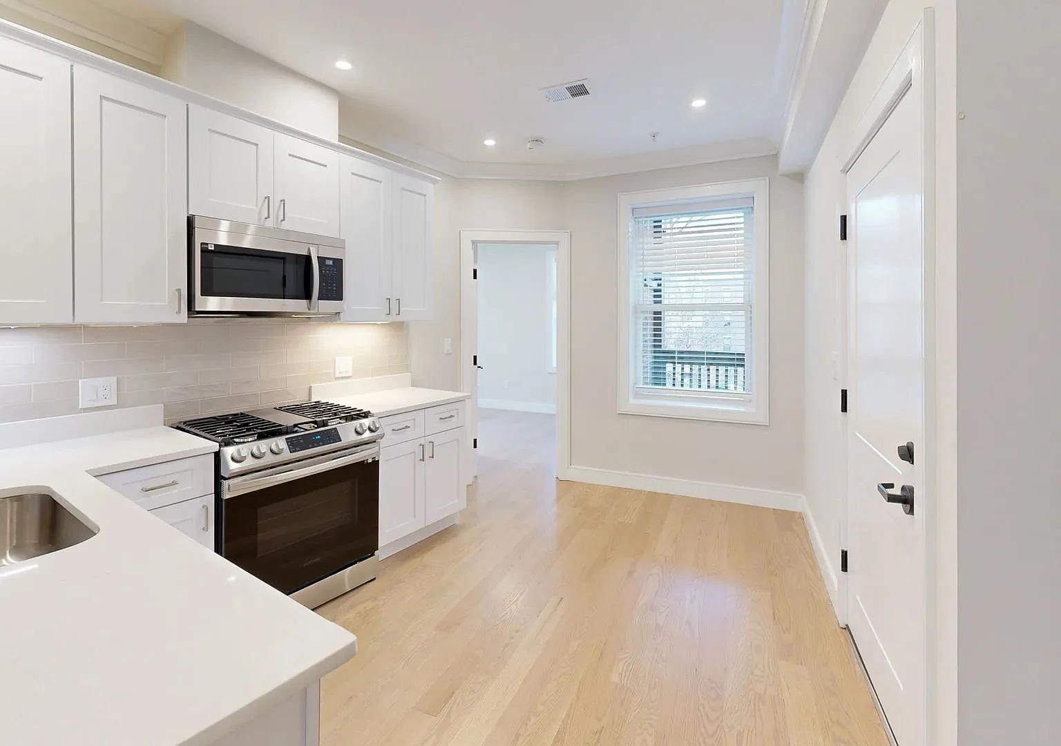 Gutted and Renovated 4 Bedroom Available (9/1/26) — Photo 4