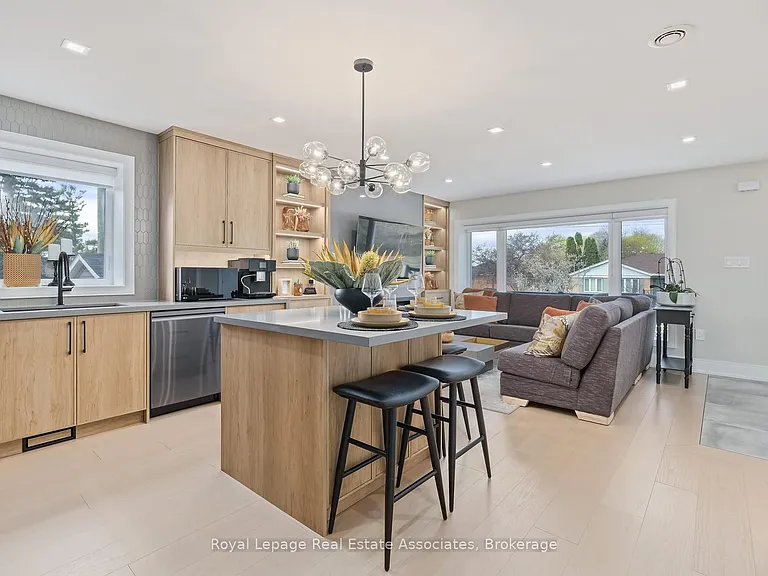 37 Windsor Rd — Photo 10