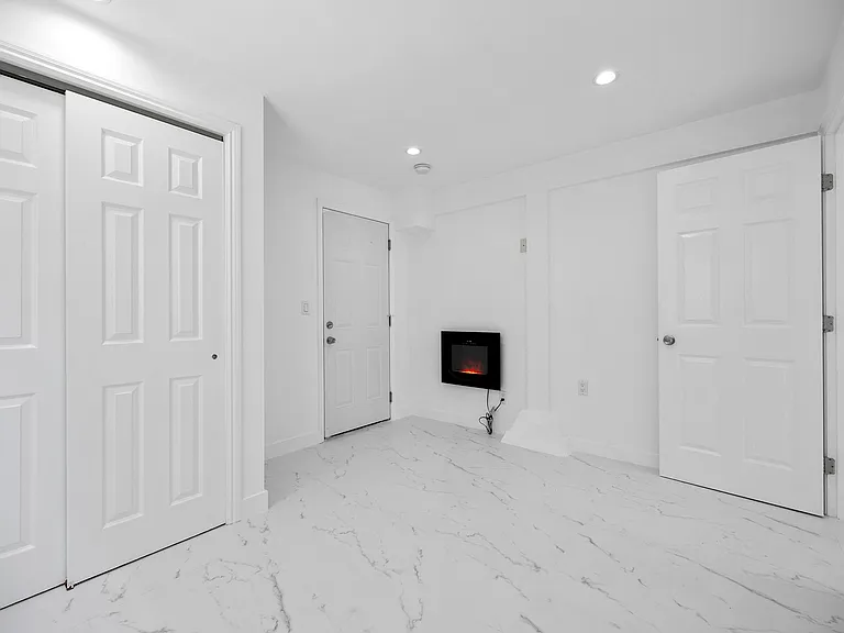 3501 Noriega St #A — Photo 9