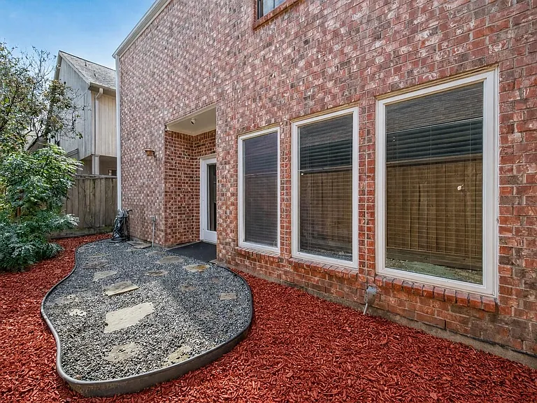 2413 Potomac Dr #D — Photo 29