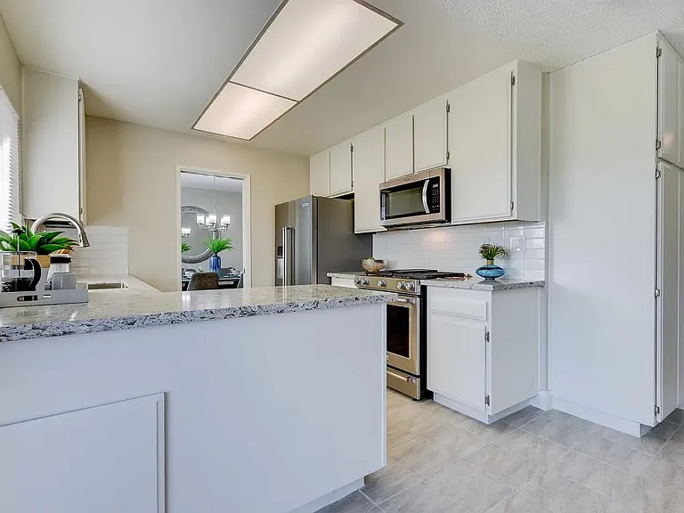 1141 Summertree Ct — Photo 5