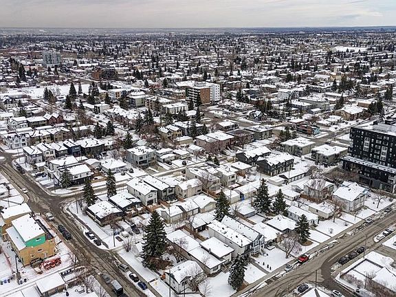 4th image of 1708 W 29th St SW