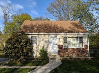 50 Isabelle Dr, Narragansett, RI 02882