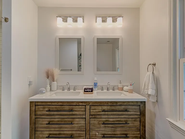 5600 Laniel Ct — Photo 18