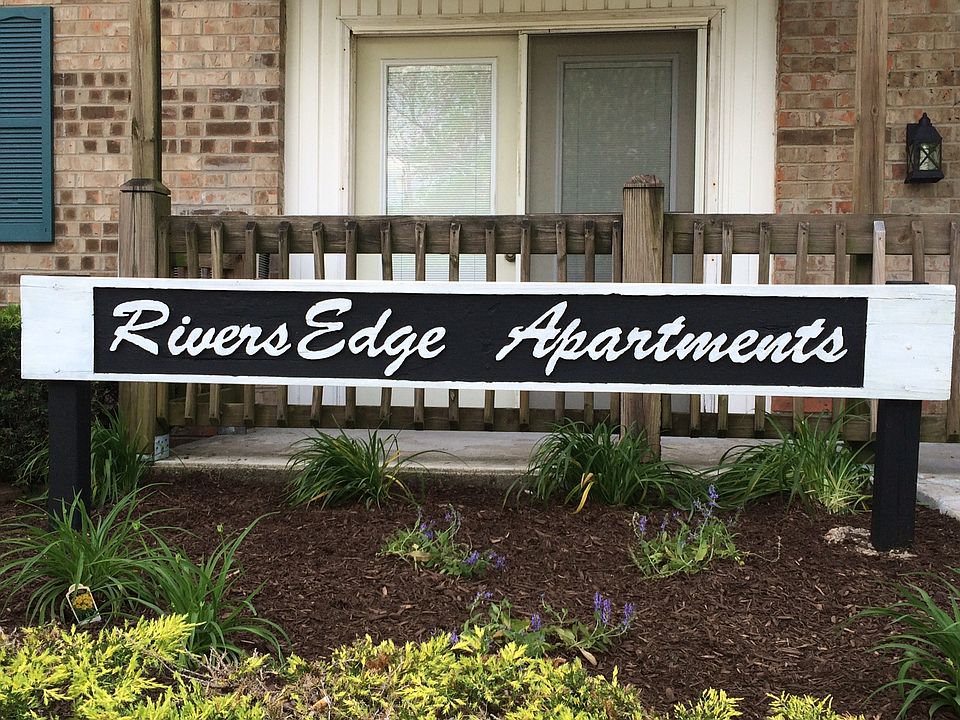 1st image of 941 N River Dr APT 306
