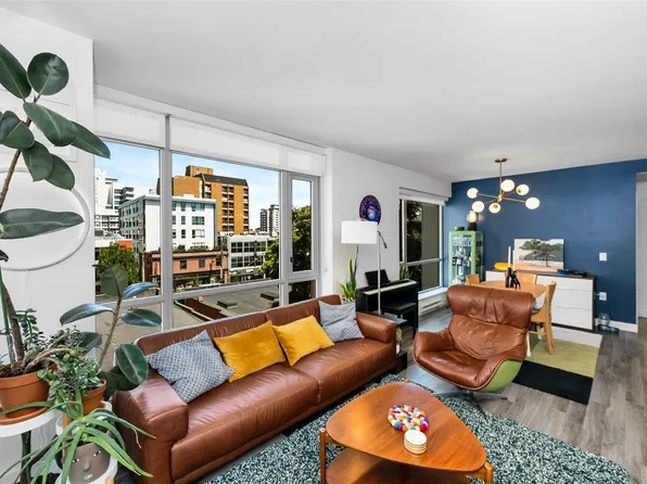 838 Broughton St #402, Victoria, BC V8W 1E4