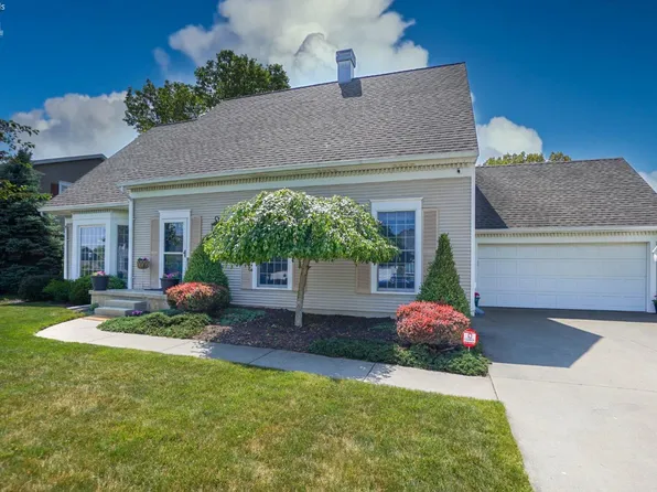 722 Valleyview Dr, Bellevue, OH 44811