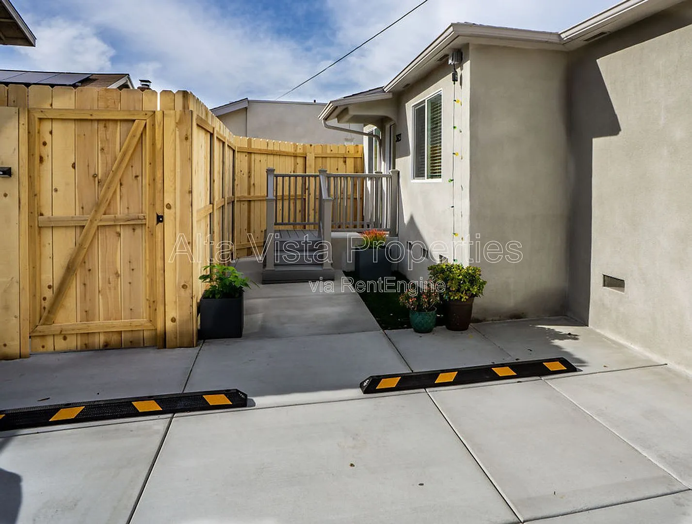 2 bed, 1.0 bath, 559 sqft, $2,495 — Photo 2