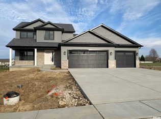 1200 Monday Ct, Chatham, IL