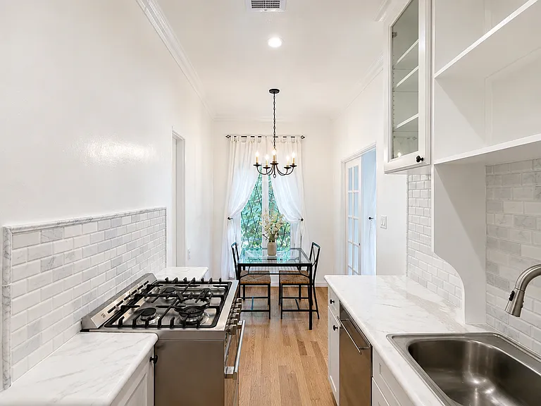 944 12th St #5A — Photo 9