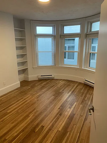 49 Westland Ave #18R Photo 1