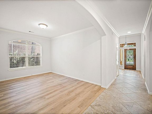 5th image of 7 E Deer River Cir