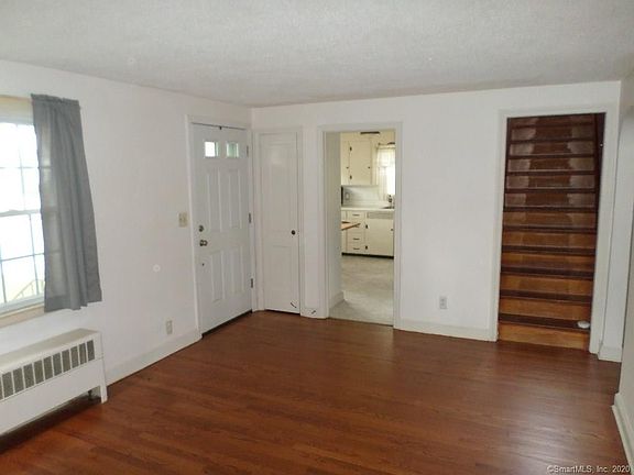 5th image of 254 Hollister St
