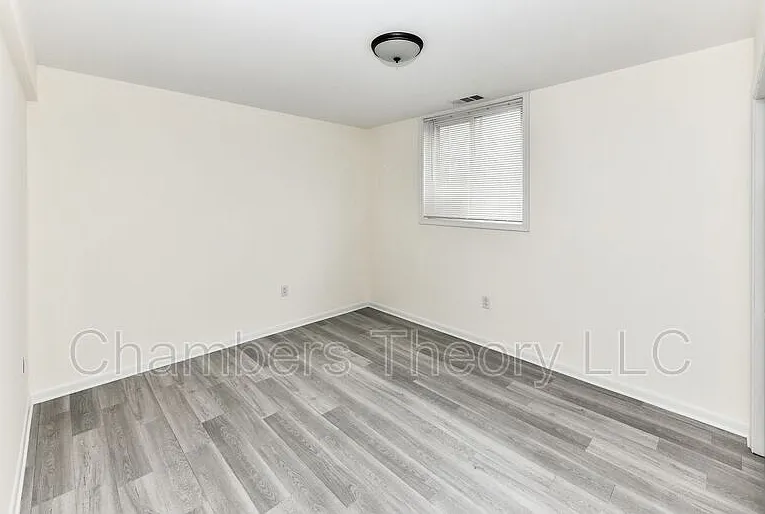8088 Edinburgh Dr — Photo 39