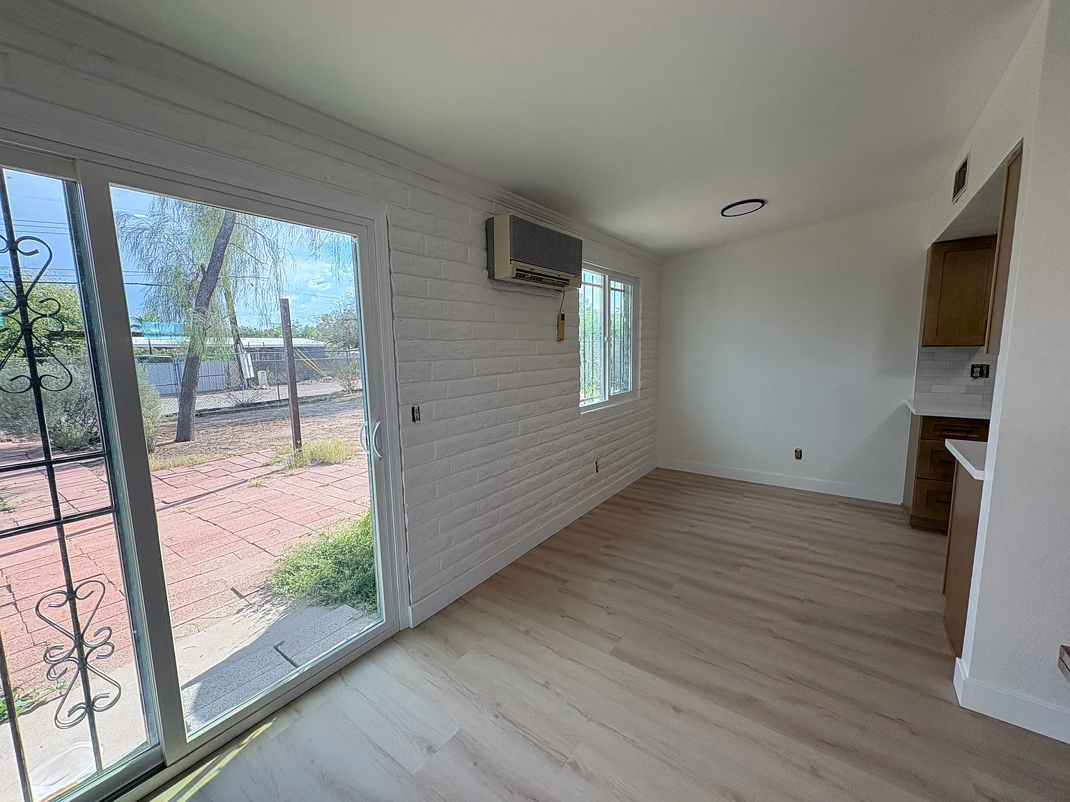 3 bed, 1200 sqft, $1,950 — Photo 4
