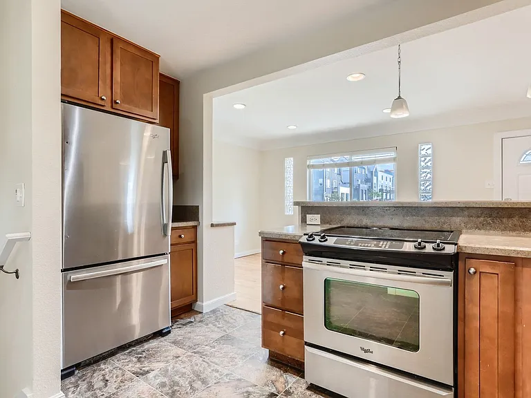 3425 E 31st Ave — Photo 9