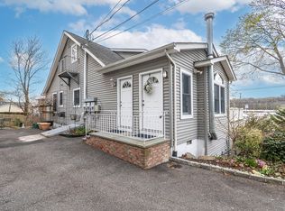 65 Shore Rd, Glen Cove, NY 11542