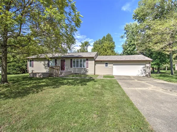 3330 E Fitzgerald Rd, Decatur, IL 62521