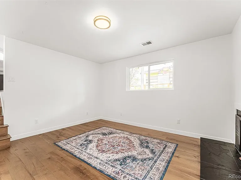 1720 Grape Ave — Photo 11