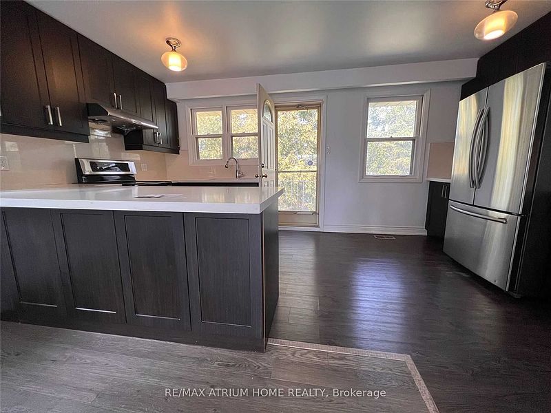 Toronto House for rent - 5 Bedrooms — photo 6